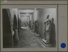 Statues helléniques et romaines dans le musée local