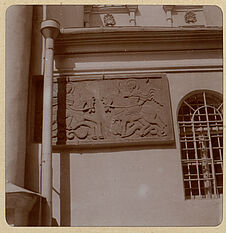 Kief, bas-reliefs à l'extérieur du couvent de Saint Michel