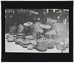 Au marché de Ha Dong, marchands de paniers