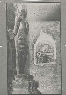 Statue à l'intérieur du temple de Nagayon