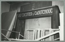 Sans titre [vitrine "Riz cocotier & Caoutchouc" du Musée national…